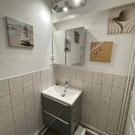 About T2 Lumineux Proche 1er Etage 됭케르크