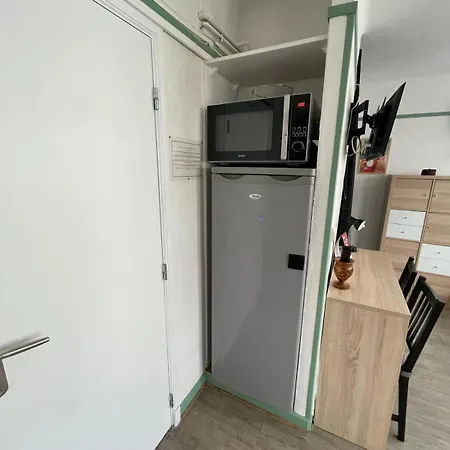 About T2 Lumineux Proche 1er Etage 아파트 *